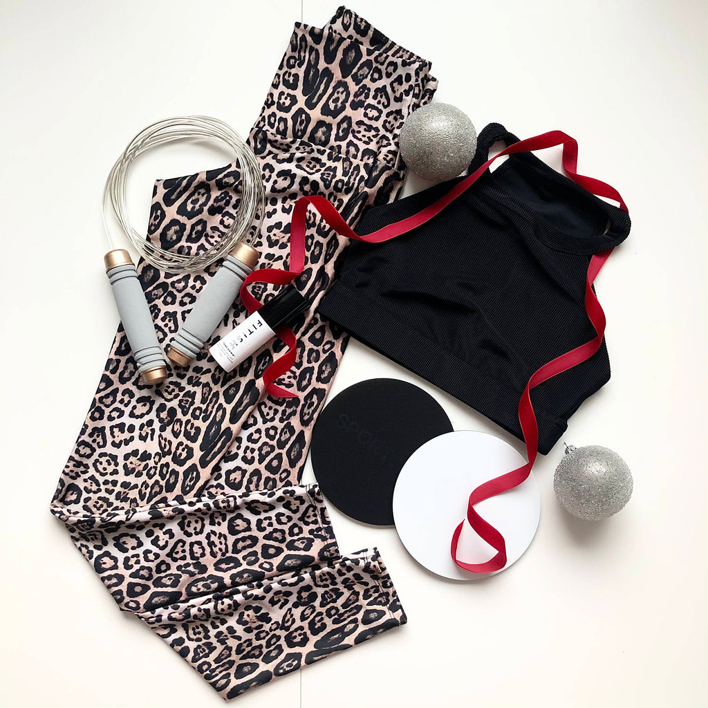 30 INCREDIBLE HOLIDAY GIFTS TO GIVE THE FIT WOMEN IN YOUR LIFE