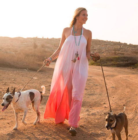 WHO IS RACHEL BRATHEN AND WHY YOU SHOULD KNOW THE WORLD'S FAVOURITE YOGA GIRL