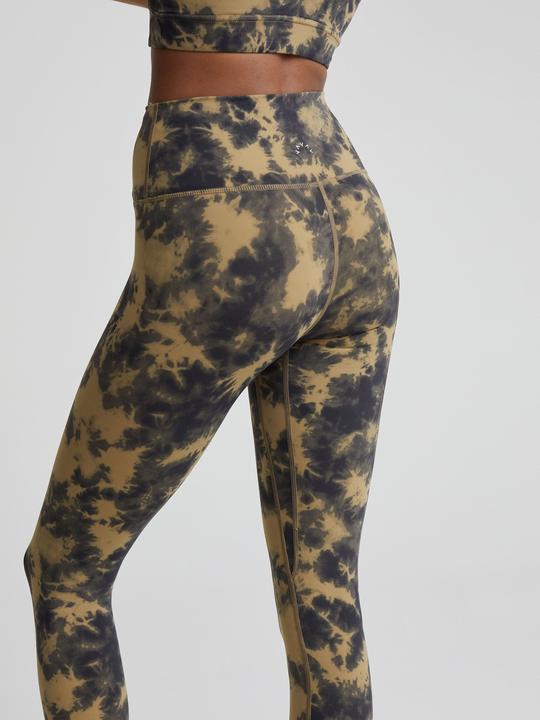 VARLEY Let's Go High Rise Legging 25 Flaxen Tie Dye | Shop Online at SPORTLES.com